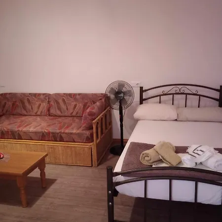 Garden House * Nea Karvali